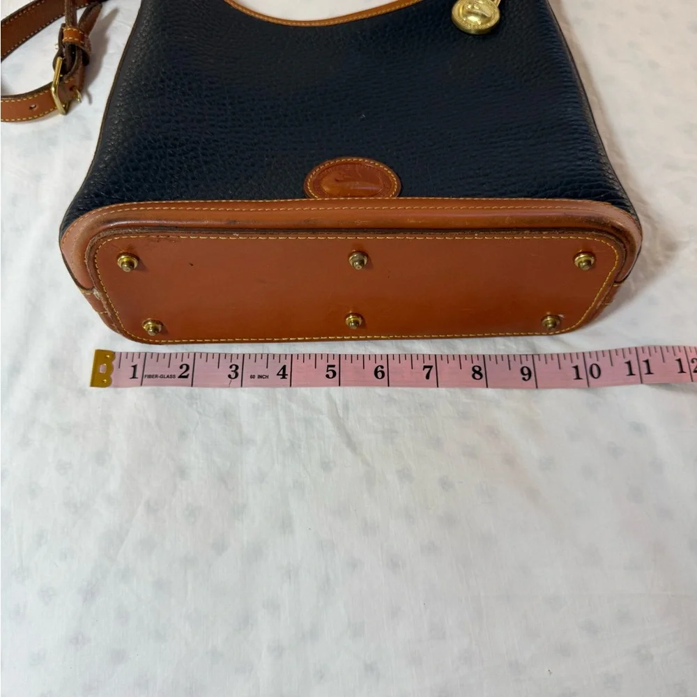 Dooney & Bourke Black and Tan Leather Shoulder Bag - Picture 8 of 9